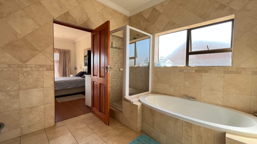 6 Bedroom Property for Sale in Hartenbos Heuwels Western Cape